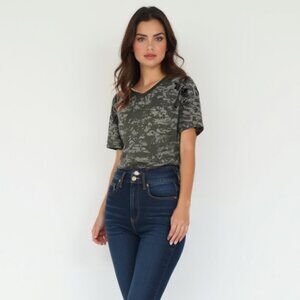 💕NWT Le Chateau Tee S